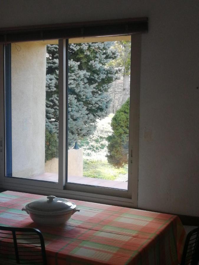 Location De Vacances A Neylis Avec Vue Sur Les Forets Et Les Champs Carla-de-Roquefort Exterior photo