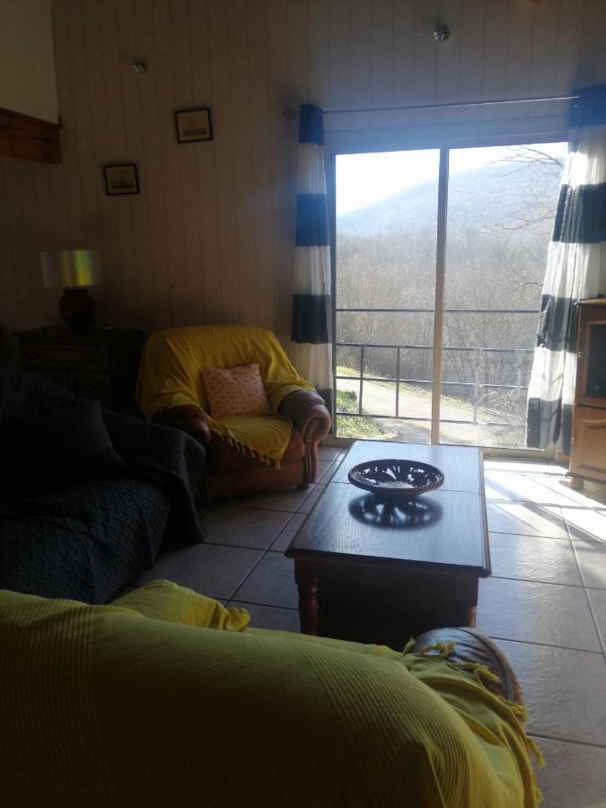 Location De Vacances A Neylis Avec Vue Sur Les Forets Et Les Champs Carla-de-Roquefort Exterior photo